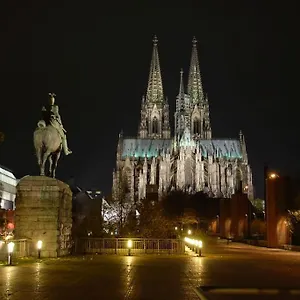 50 Qm Zentral In Domnaehe Keulen